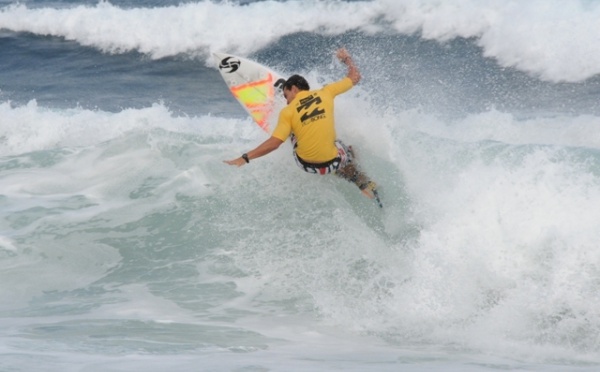 Billabong Pro Junior Series 2011: POULOU Jocelyn et MASSIN O’Neil remportent la 2e Etape!