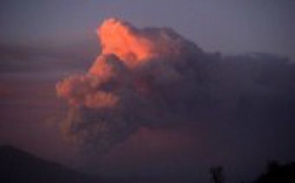 Volcan chilien: retour des cendres dans le ciel australien, vols annulés