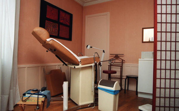 Un projet de loi pour autoriser les sages-femmes à réaliser des IVG