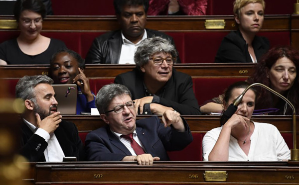Toilettage du statut : Les Insoumis demandent aux Polynésiens de donner leur avis