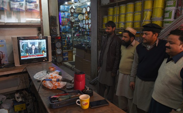 Escalade au Cachemire où Pakistan et Inde affirment avoir abattu des avions