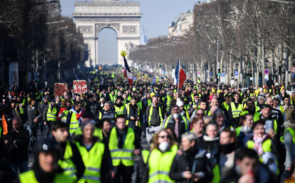 "Gilets jaunes": mobilisation en repli, avant un mois crucial pour le mouvement