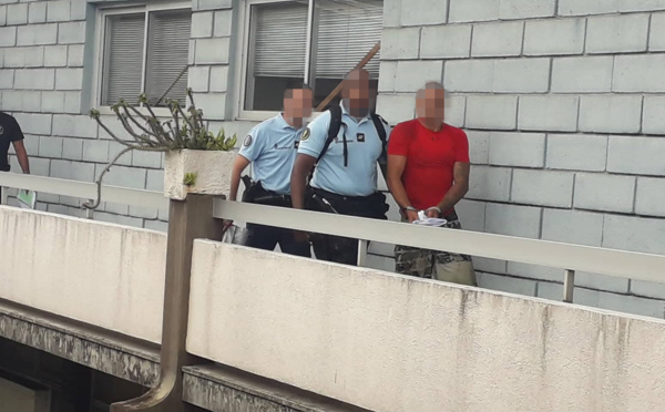 Un an ferme pour un homme qui terrorisait ses voisins