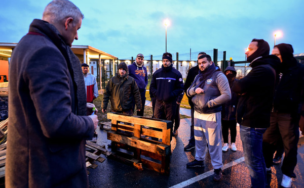 Les surveillants de prison maintiennent la pression deux jours après l'agression de Condé