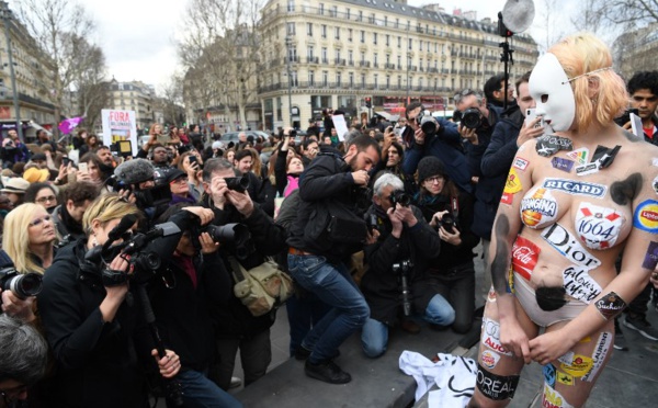 8 mars: des milliers de manifestants en France pour les droits des femmes
