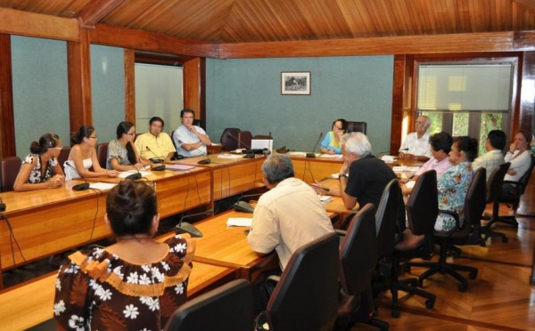 20 professeurs stagiaires brutalement affectés en métropole : le CESC s'indigne