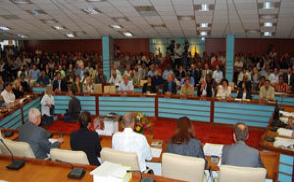 Nouvelle-Calédonie: promulgation de la loi contre l'instabilité politique