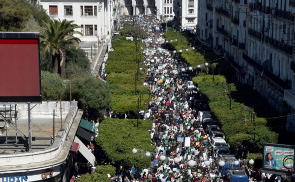 Gigantesque mobilisation en Algérie pour un vendredi test contre Bouteflika