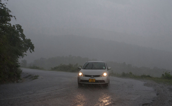 Cyclone Idai: 162 morts au Mozambique et au Zimbabwe, routes et hôpitaux détruits