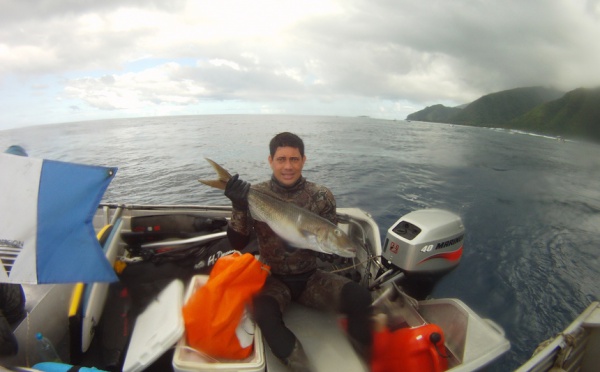 Championnat de Tahiti de pêche sous-marine: Tarahu Zéphyrin et Steeve Tetuanui confortent leur place de leader