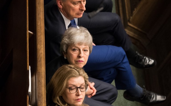 Theresa May offre sa démission contre l'adoption de son accord de Brexit