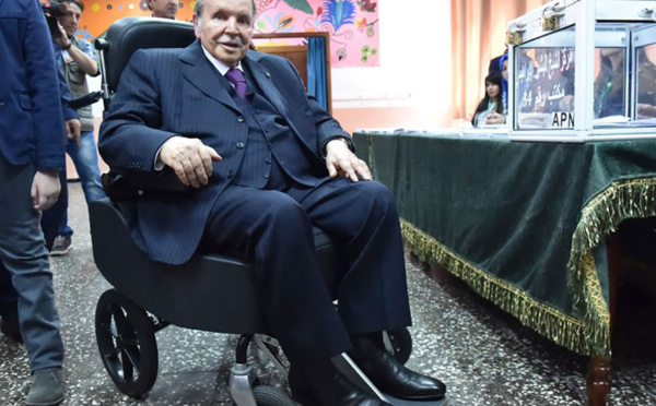Algérie: Bouteflika va démissionner avant le 28 avril
