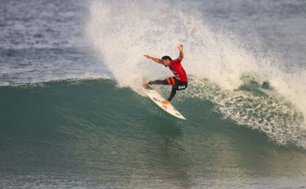 Surf pro – Quiksilver Pro Gold Coast : Un bon début pour Michel Bourez