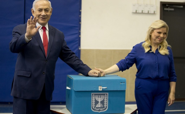 Les Israéliens votent, l'avenir de Netanyahu dans la balance