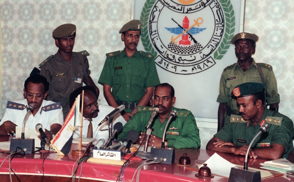 Soudan: l'armée renverse Béchir après des semaines de contestation