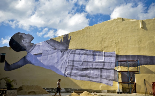 La Havane épiée par un enfant géant, nouveau fait d'armes de l'artiste JR