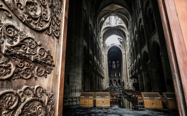 Les donateurs affluent en masse pour rebâtir Notre-Dame