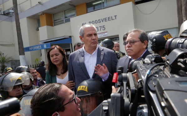 Pérou : l'ex-président Alan Garcia se suicide juste avant son arrestation