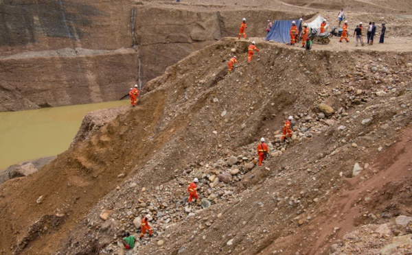 Birmanie: 2 morts, une cinquantaine de disparus dans un glissement de terrain dans une mine de jade