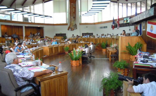 L’assemblée adopte à reculons la baisse des indemnités des élus et du gouvernement