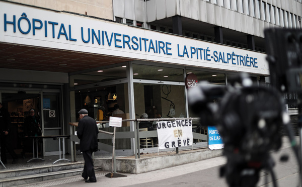 Pitié-Salpêtrière: le scénario d'une "attaque" battu en brèche, Castaner vivement critiqué