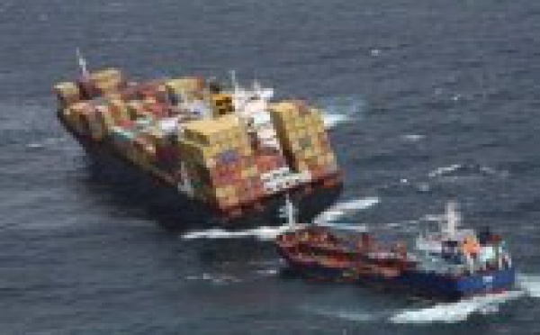 NZélande: Nouvelle "importante" fuite de fioul du cargo échoué