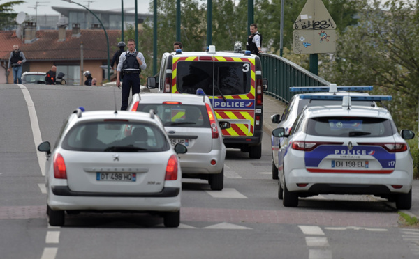 Quatre personnes prises en otage dans un bar-PMU près de Toulouse