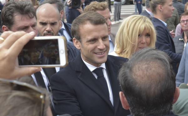 Macron s'estime conforté, garde son cap en France et en Europe