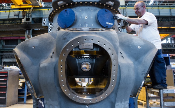 Plan social de GE: Macron et le gouvernement sous le feu des critiques