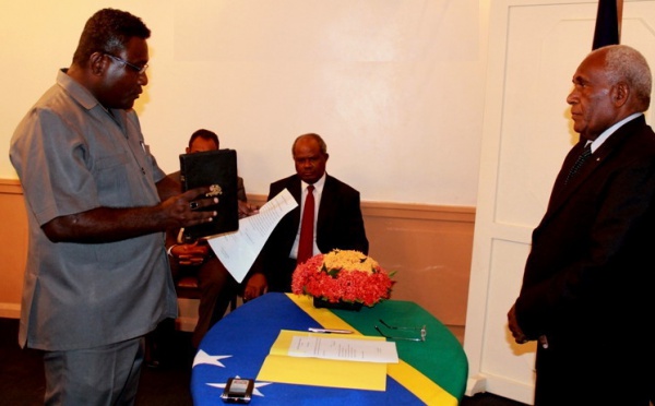 Iles Salomon: Le nouveau 1er ministre Gordon Darcy Lilo a prêté serment sur fonds de troubles civils