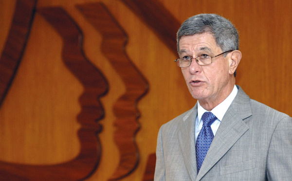 N-Calédonie: le sénateur Frogier appelle à un deuxième référendum "le plus tôt possible"