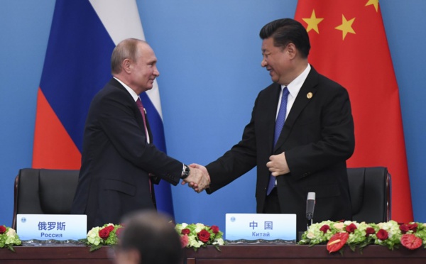 Moscou et Pékin affichent leur entente au grand rendez-vous russe des affaires