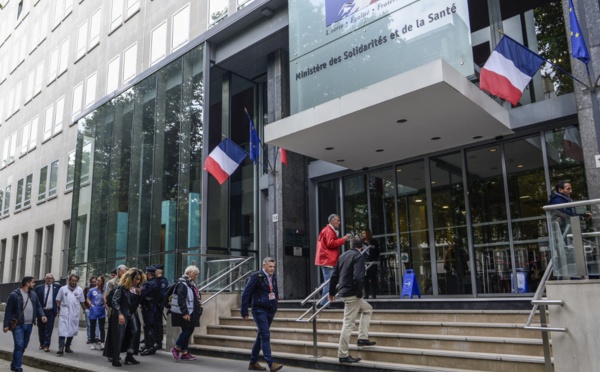 Hôpital: les syndicats tentent d'étendre la grève