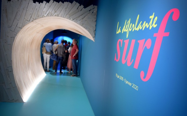 Exposition: "déferlante surf" à Bordeaux