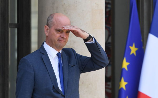Résultats du bac: nécessaire ou scandaleuse, la "solution" de Blanquer divise