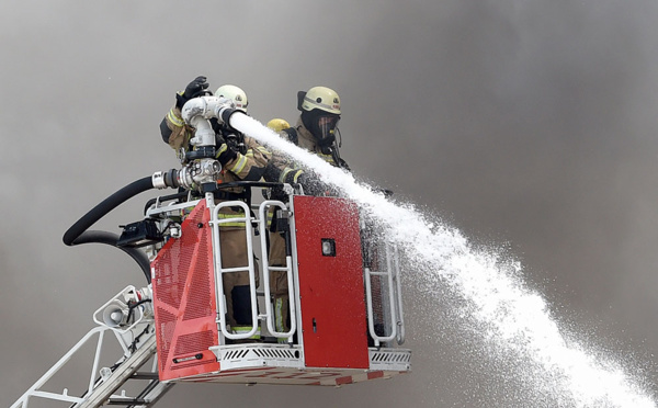 Hérault: un pompier volontaire mis en examen et écroué pour 13 incendies