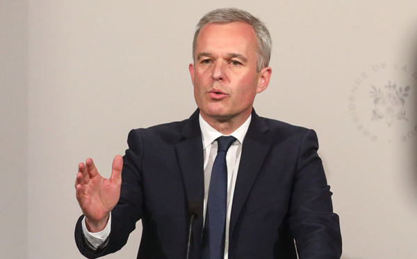 Rugy, mis en cause pour des dîners privés à l'Assemblée, "assume" un travail de "représentation"