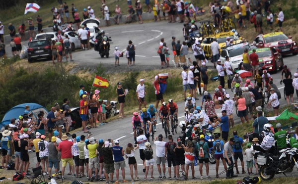 Tour de France: la 19e étape arrêtée après une averse de grêle