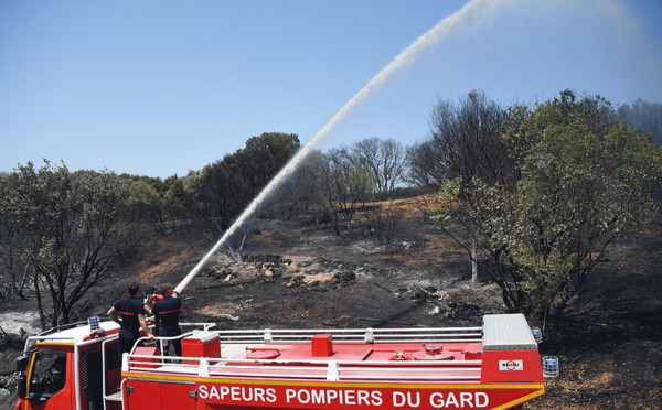 Incendie dans le Gard: de légères reprises de feu maîtrisées