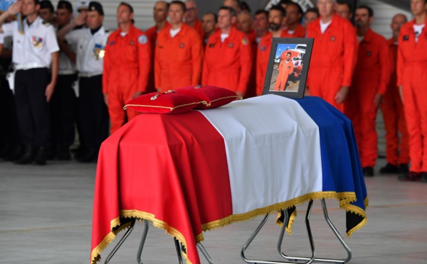 Hommage à Franck Chesneau, pilote de bombardier d'eau mort "en héros"