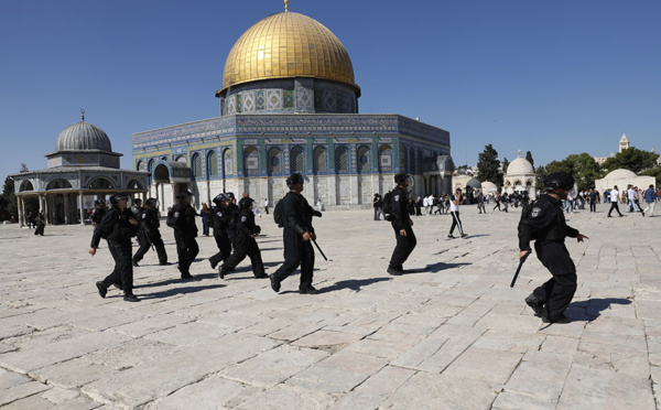 Heurts sur l'esplanade des Mosquées à Jérusalem, des dizaines de blessés