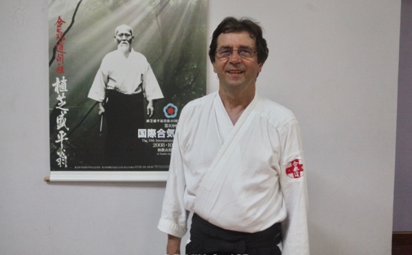 Un Maître de aïkido à Tahiti