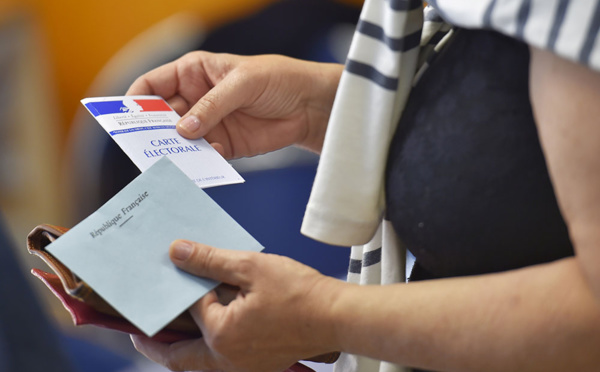 L'exécutif avance à pas de loup sur la réforme des institutions