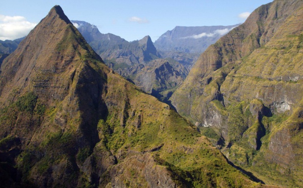 La Réunion : décès d'un ancien facteur du cirque de Mafate, qui a fait cinq fois le tour de la terre