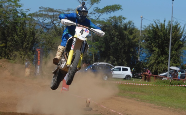 Vaitea Doom conforte son avance