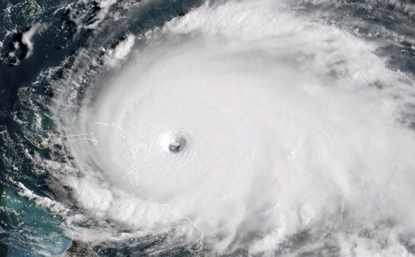 L'ouragan Dorian passe en catégorie 5, s'abat sur les Bahamas