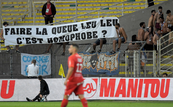 Foot et homophobie: le temps des discussions