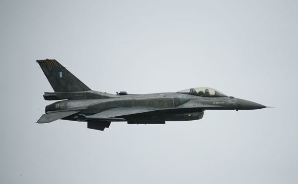 Deux pilotes de chasse belges survivent au crash de leur F-16 en Bretagne