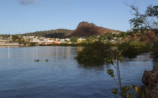 Les grandes marées et le volcan sous-marin rappellent aux Mahorais l’inexorable montée des eaux