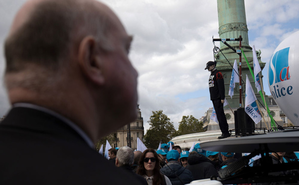 Des milliers de policiers à Paris pour une "marche de la colère"
